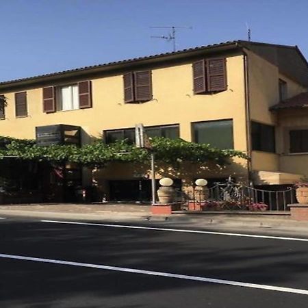 Hotel La Nuova Pergoletta Орвието Экстерьер фото